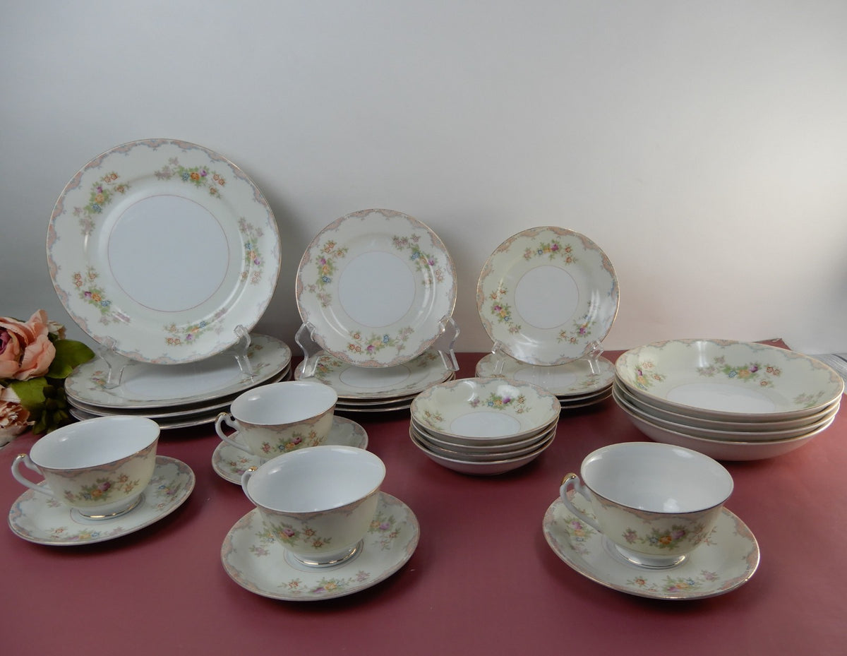 28 Pc 7-Piece 4 Place Setting "Mayfair China" Made in Japan