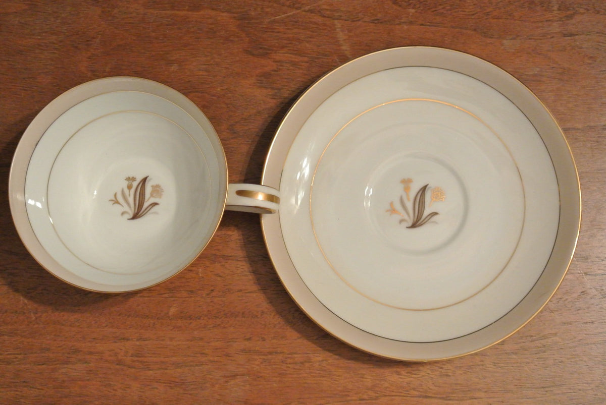 Set of 4 NORITAKE China AVON 5531 Pattern Tea/Coffee Cups and Saucers