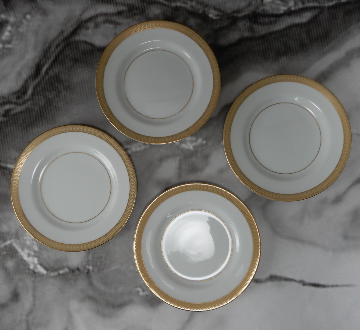 28 Pc 7-Piece 4 Place Setting Mikasa Bristol Waldorf Shape Pattern Made in Japan
