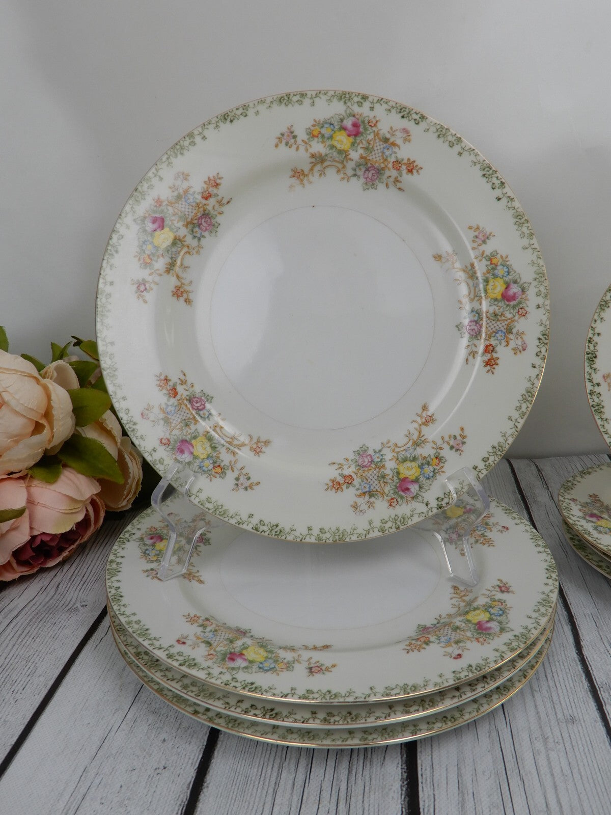 ~28 Pieces 7-Piece 4 Place Setting Regal China Japan with Imperfections