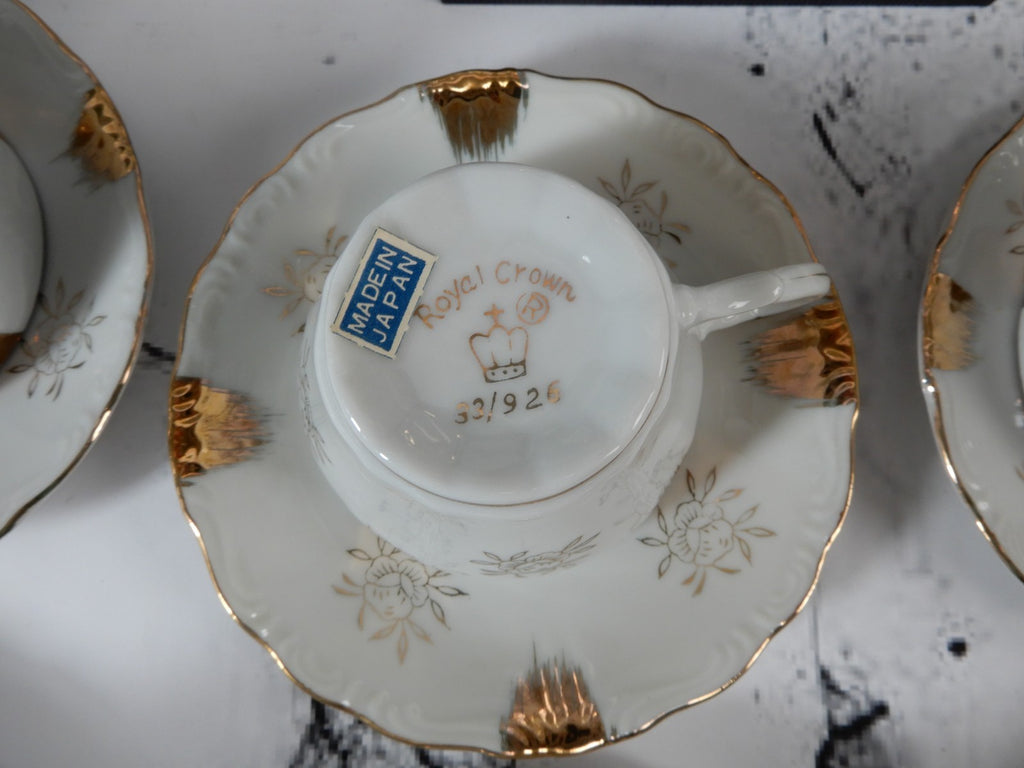 Small Vintage Royal Crown Japan 15 Pc Porcelain Tea Set White Gold Floral 33/926