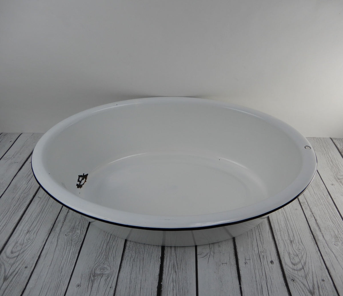 Vintage White Enamelware Oval Basin Wash Tub Bath Planter,Baby Wash 25-1/2" Long