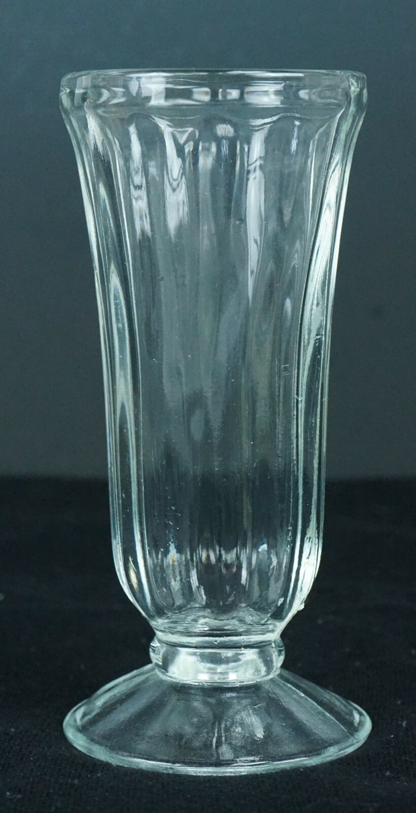 Set of  6 Glass Small Sundae Glasses Decorative Collection