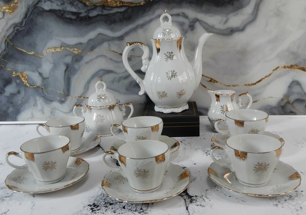 Small Vintage Royal Crown Japan 15 Pc Porcelain Tea Set White Gold Floral 33/926