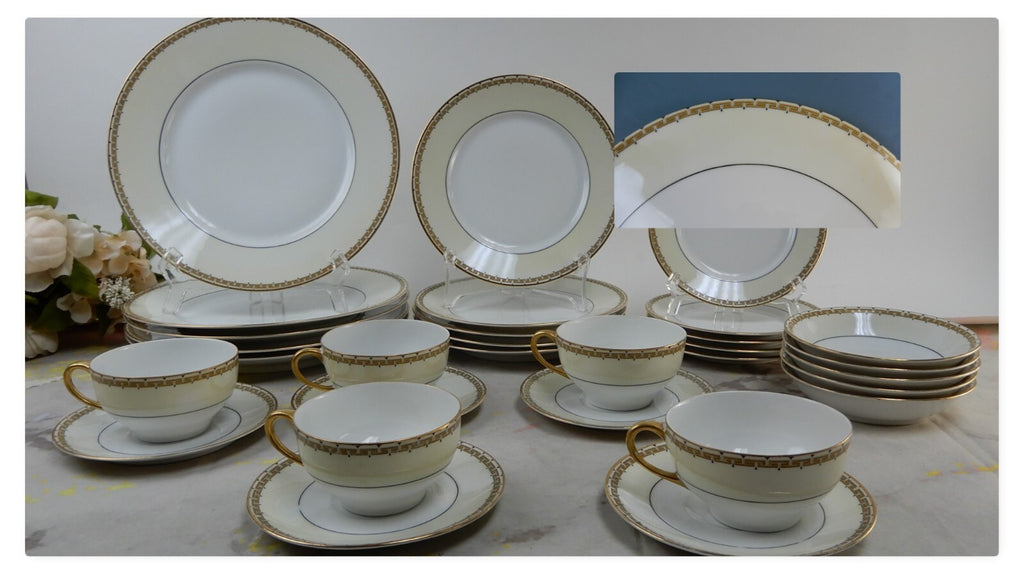 Set of 30 Pieces of  Hutschenreuther LHS Favorite Bavaria 6 Dinnerware for 5
