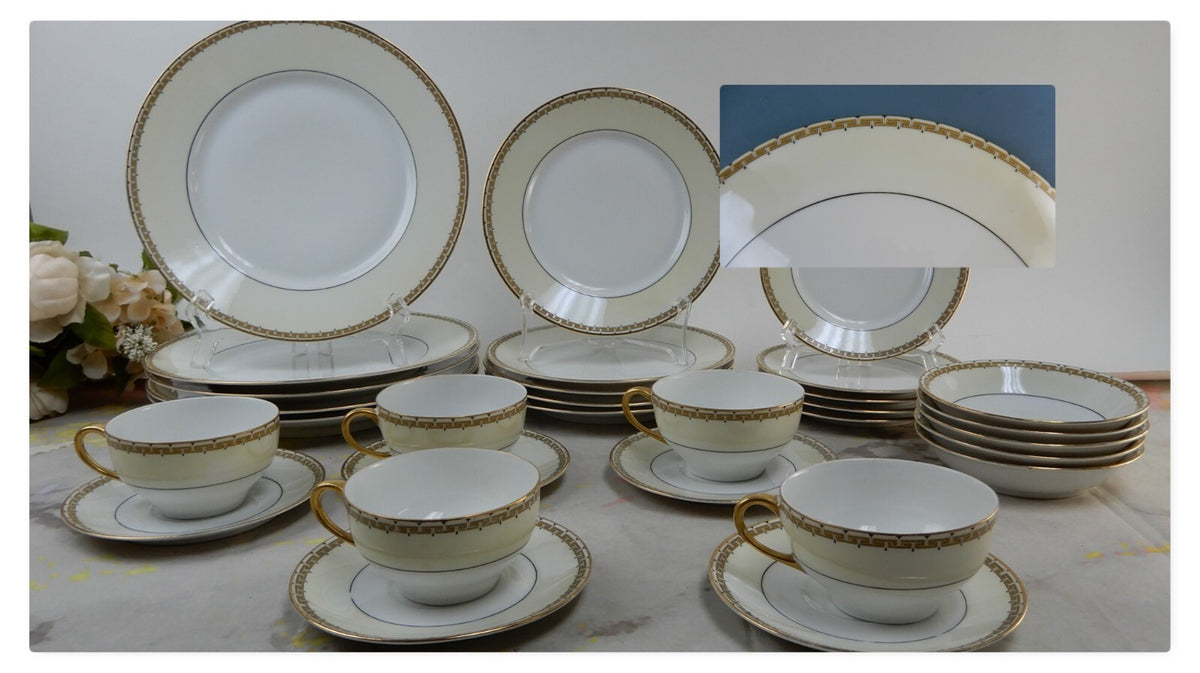 Set of 30 Pieces of  Hutschenreuther LHS Favorite Bavaria 6 Dinnerware for 5