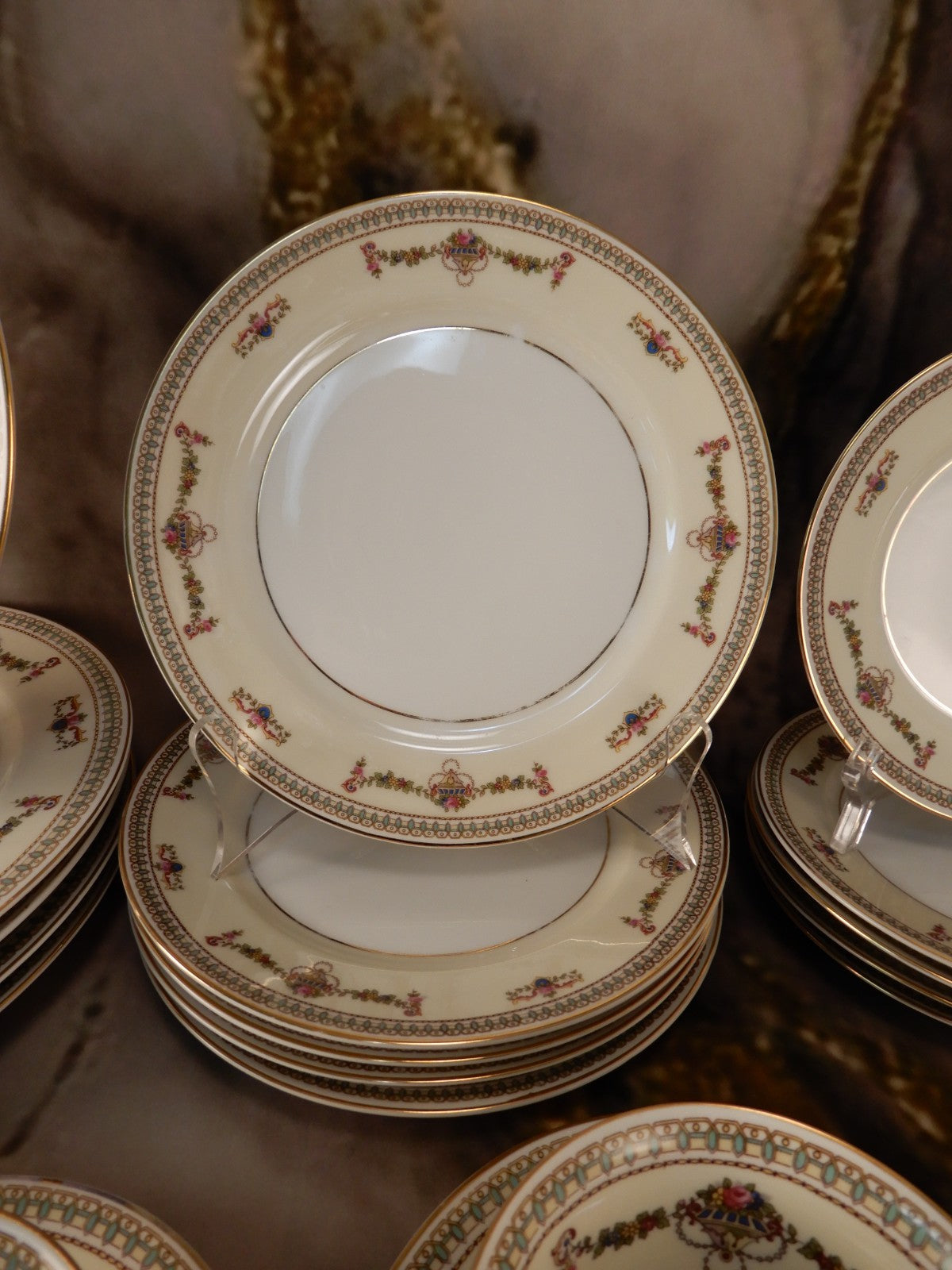 Set of 35 Pc. H&C Selb Bavaria Germany Heinrich Vintage"SENTA" 5 Place Setting
