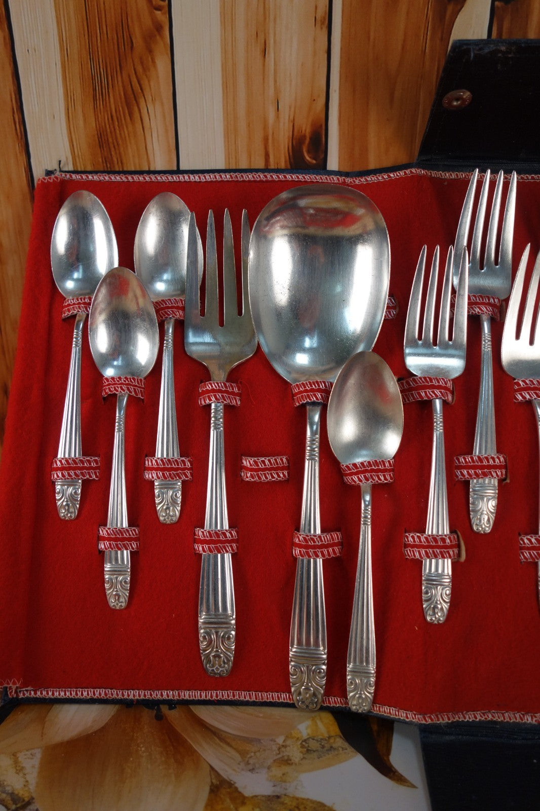 50 Pc. of Vintage Wallace Harmony House Danish Queen AA+ Pattern