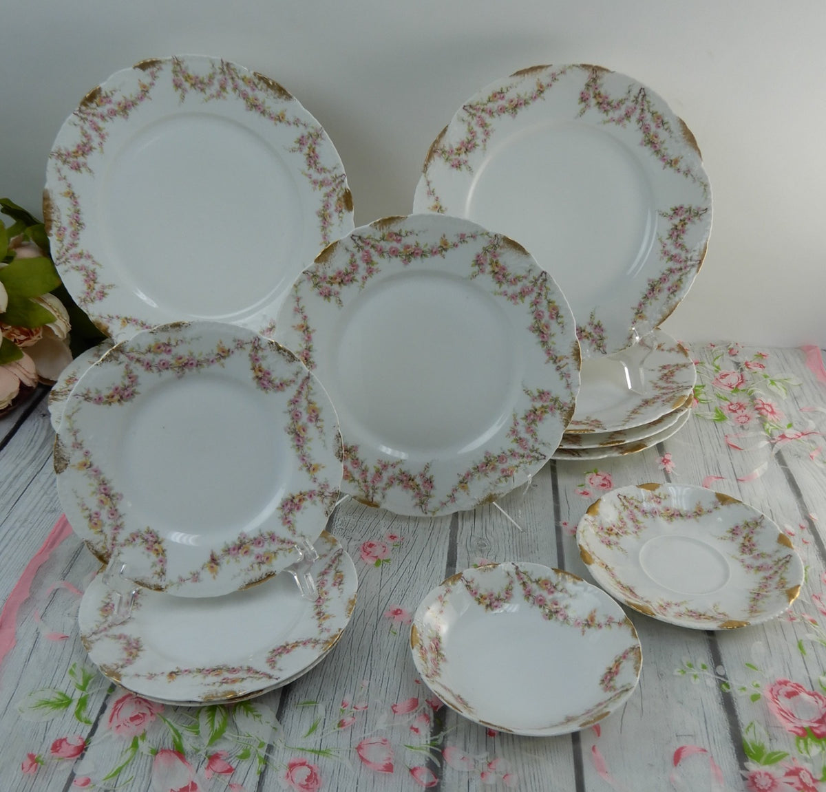12 Piece Antique Theodore Haviland Limoges Schleiger 145 with Chips