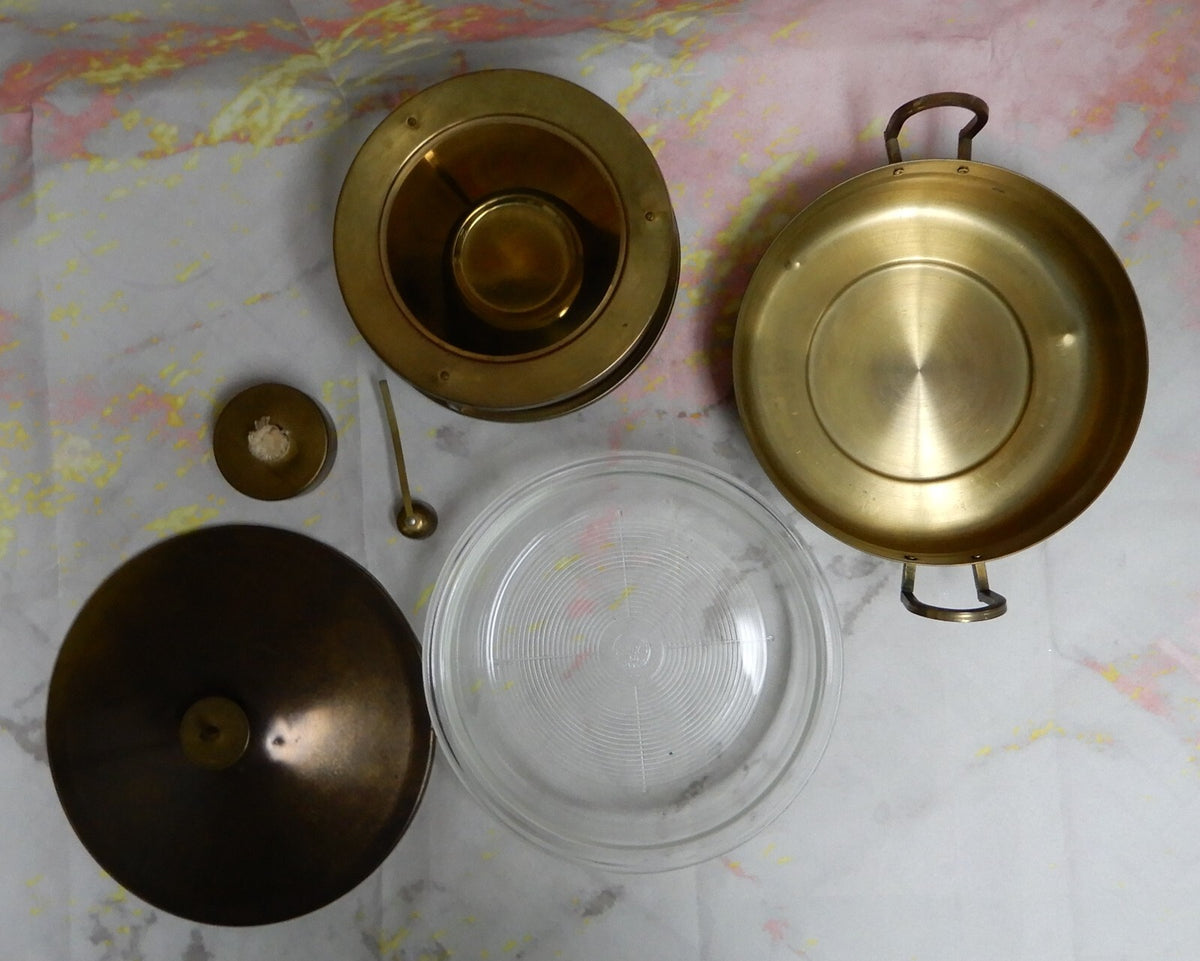 Vtge Brass Chafing Dish Buffet Three-legged Stand Warmer w/ PYREX  Insert