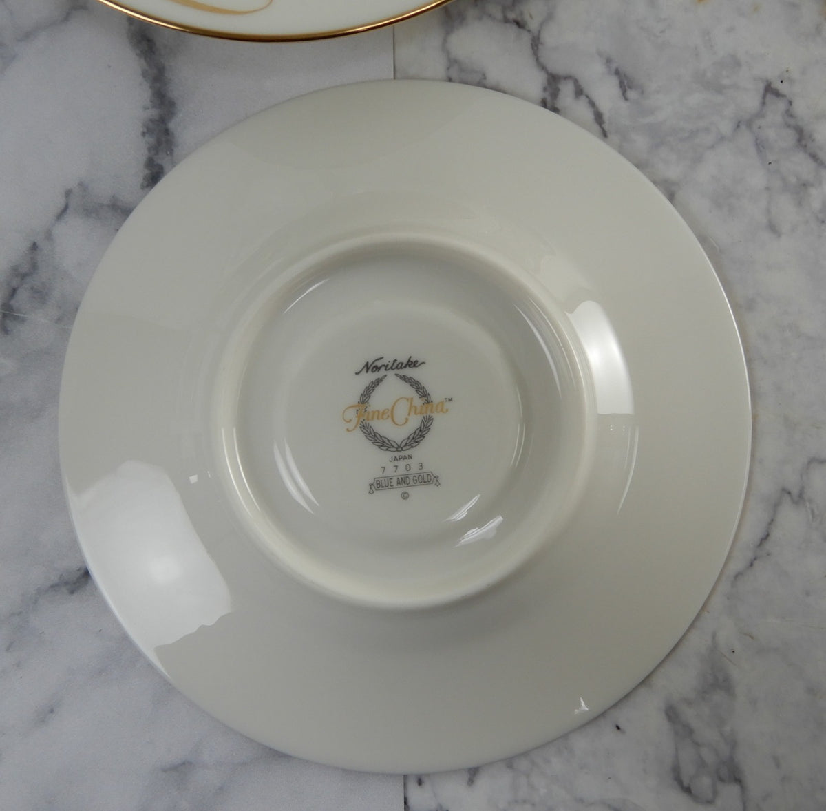 20 Pieces 5-Piece 4 Place Noritake Fine China "Blue and Gold" 7703 Made in Japan