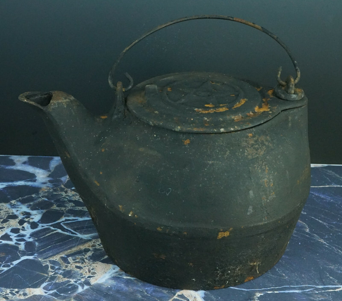 VintageRustic Cast Iron Lidded Handled Tea Kettle Home Decor