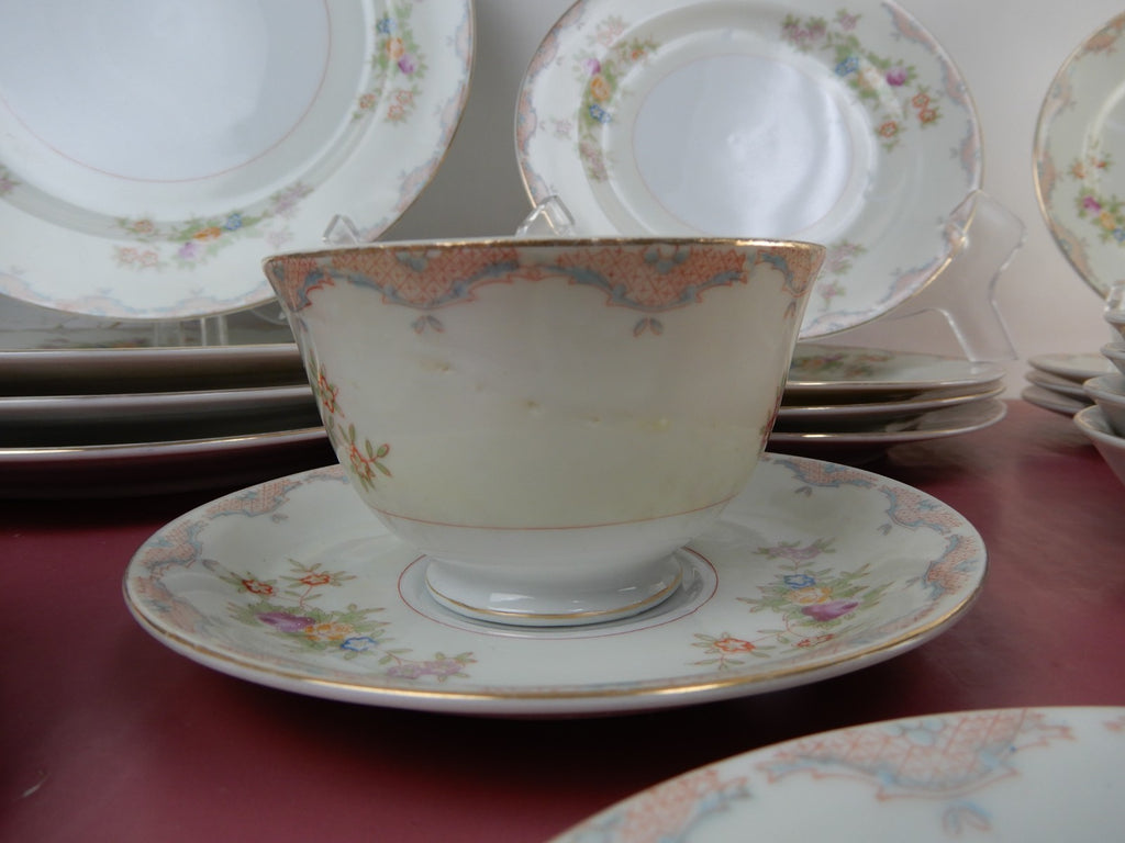 28 Pc 7-Piece 4 Place Setting "Mayfair China" Made in Japan