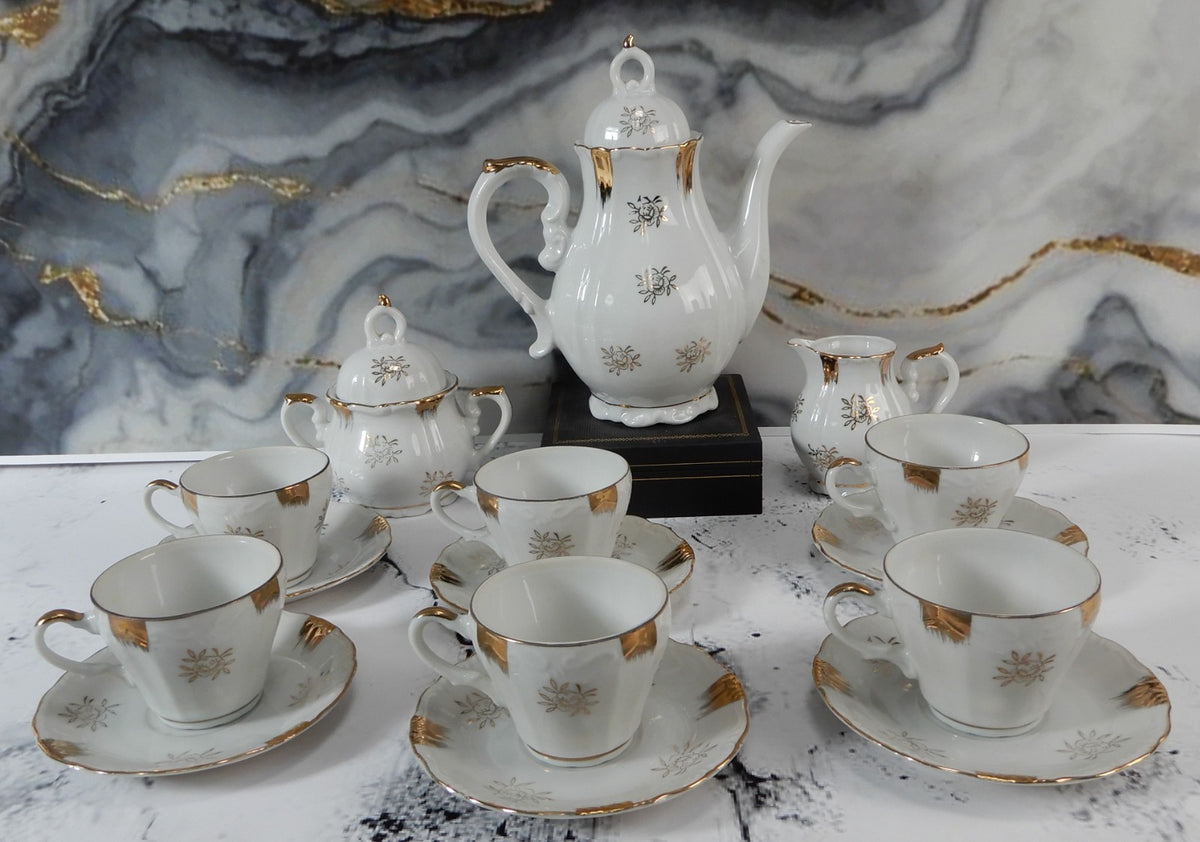 Small Vintage Royal Crown Japan 15 Pc Porcelain Tea Set White Gold Floral 33/926