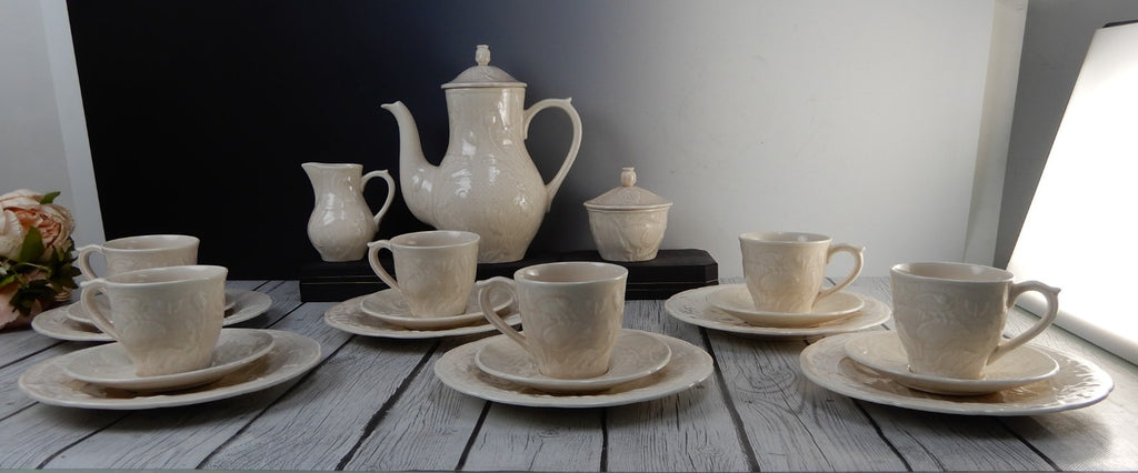 Vintage Connoisseur Collection Gien Deauville 21 Piece Coffee Set Made in France