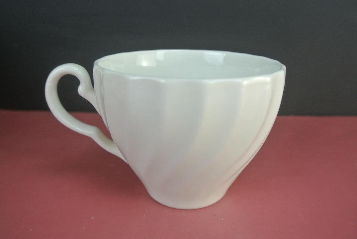 Mismatched Set Of Johnson Bros. Ironstone Dinnerware 6 Pieces