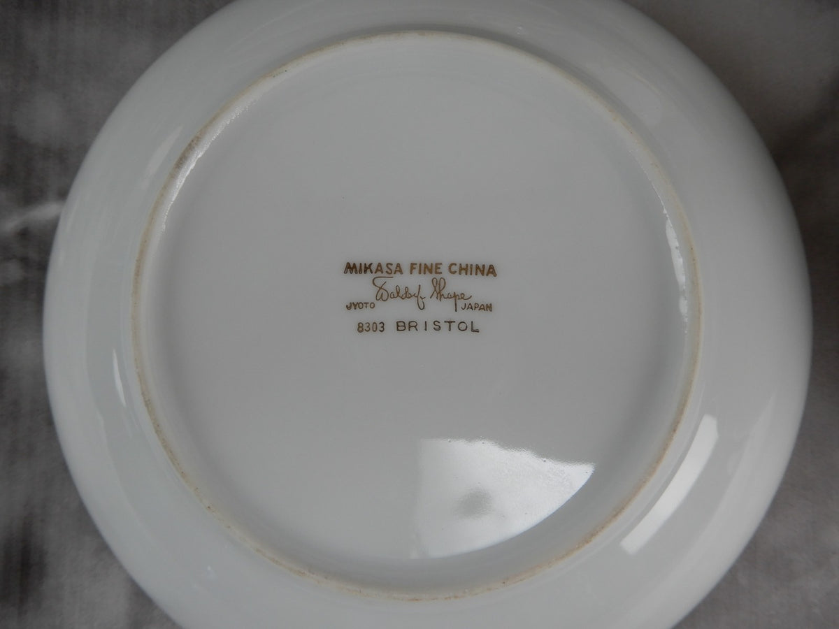 28 Pc 7-Piece 4 Place Setting Mikasa Bristol Waldorf Shape Pattern Made in Japan