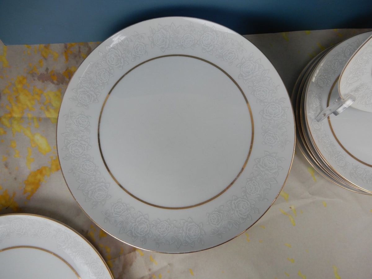 Vintage 35 Pc. "Queens Brocade Fine China" Dinnerware Made in Japan
