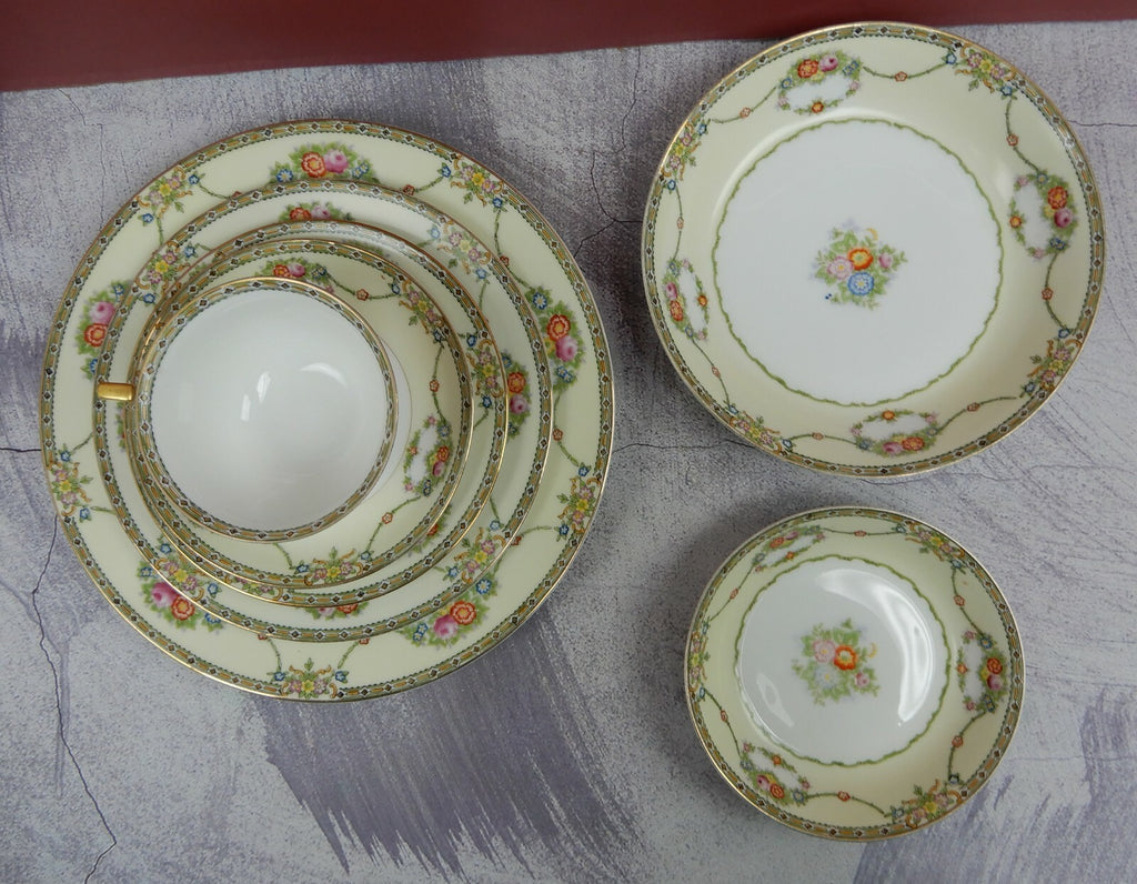 7 Piece 1 Place Setting Vintage Meito Fine China Made in Japan w/Flowers