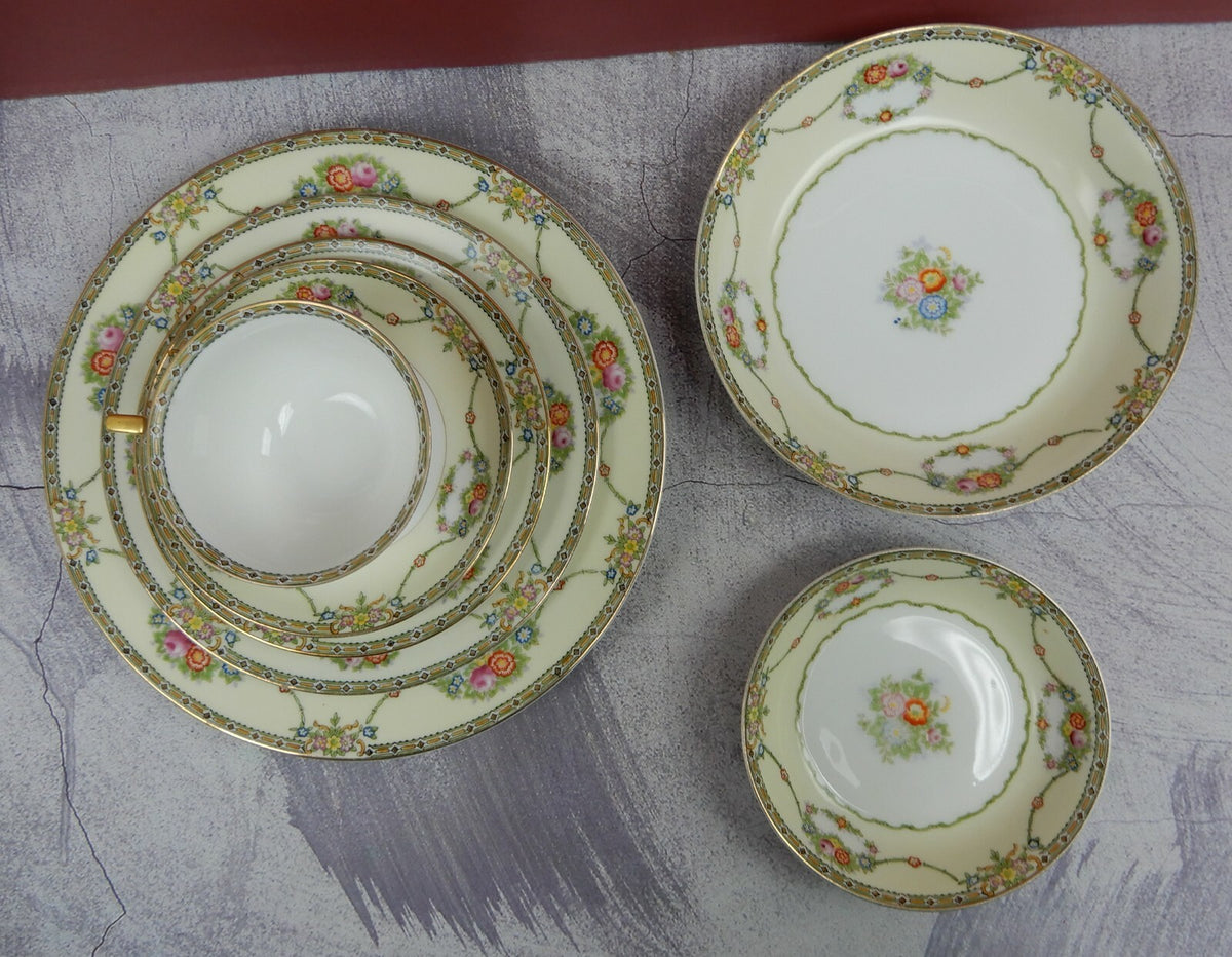 7 Piece 1 Place Setting Vintage Meito Fine China Made in Japan w/Flowers