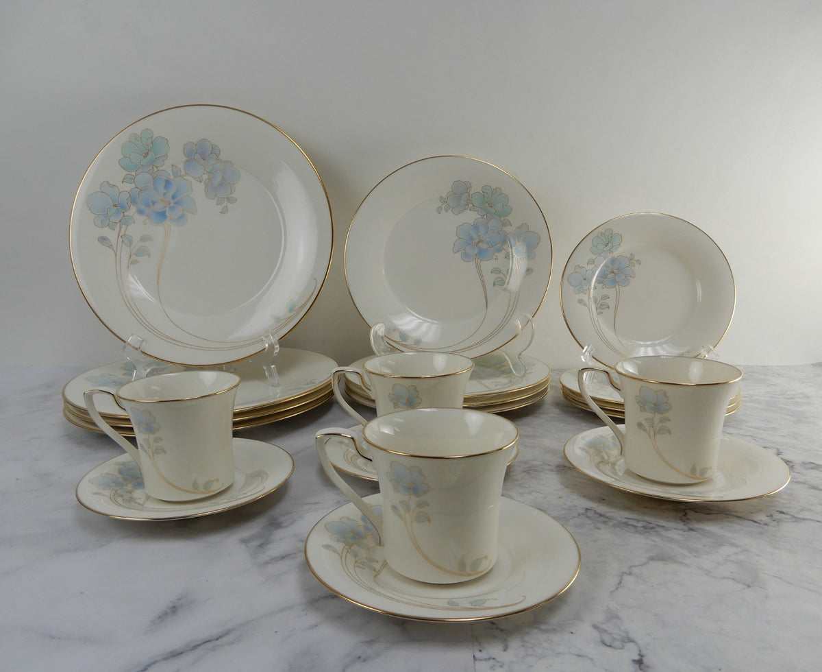 20 Pieces 5-Piece 4 Place Noritake Fine China "Blue and Gold" 7703 Made in Japan