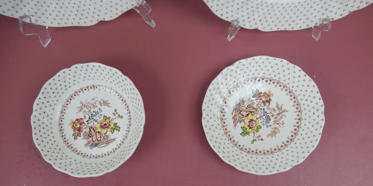 Vintage Royal Doulton England Grantham Dinner,Luncheon,Saucer Plates,Fruit Bowl