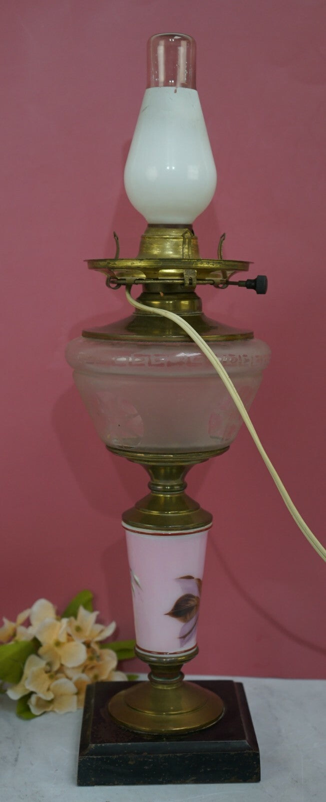 Vintage Victorian Style Metal and glass Table Lamp No Shade