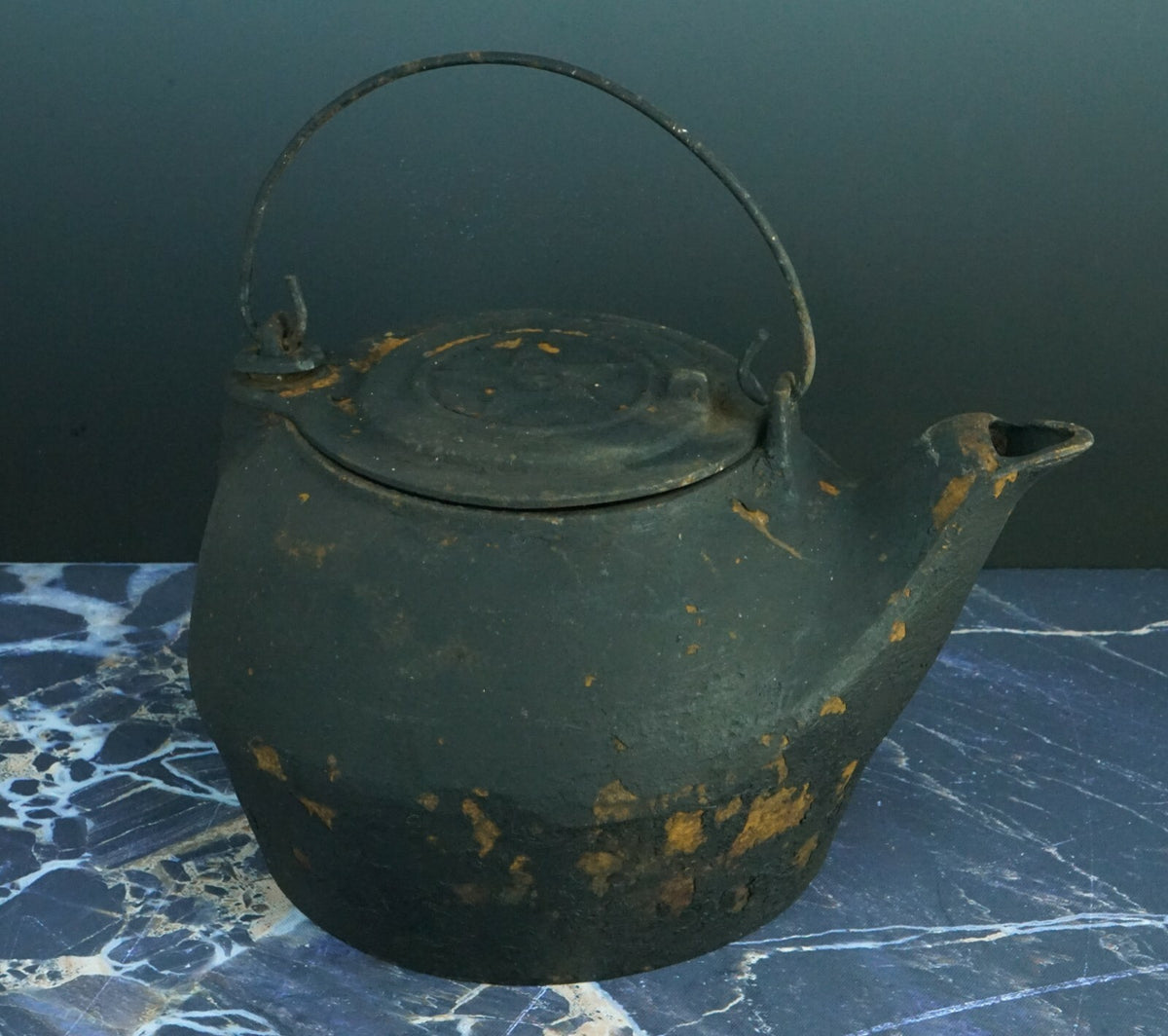 VintageRustic Cast Iron Lidded Handled Tea Kettle Home Decor