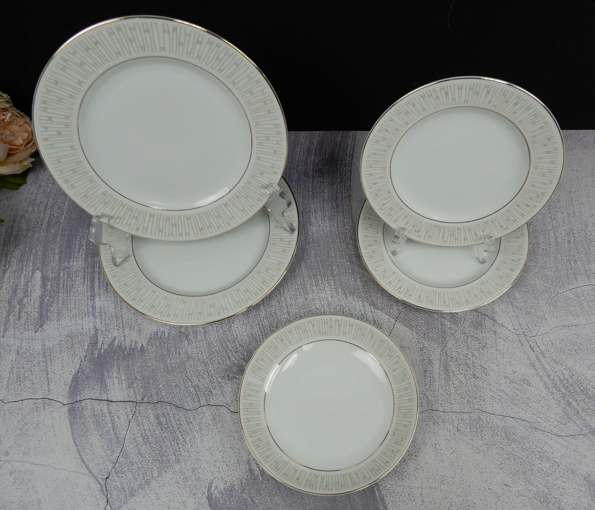 Mikado Malay Gold & Gray 5 Piece Two Salad,Two B/B Plates and One Cereal Bowl