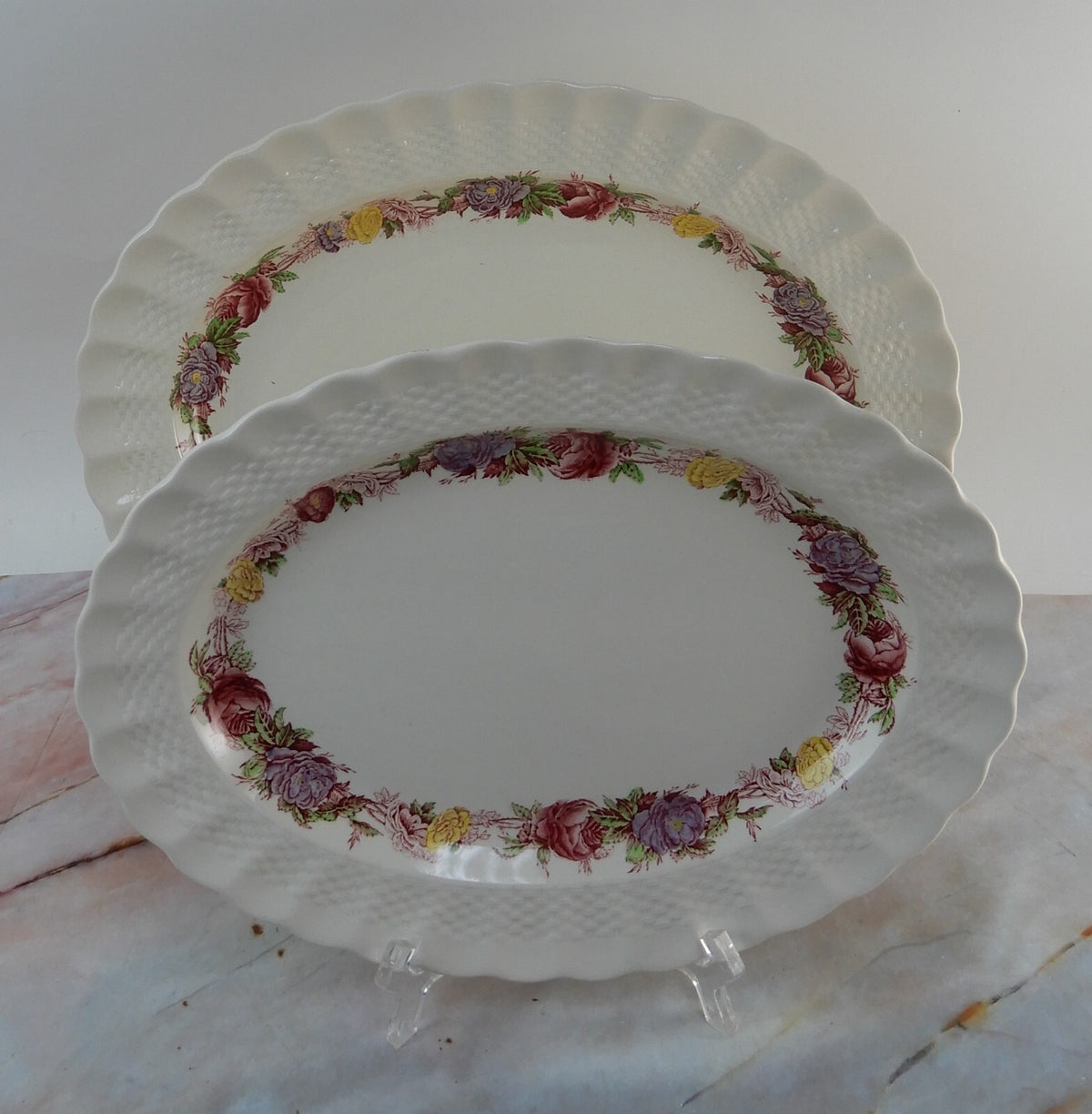 Vtg Copeland Spode "Rose Briar" Set of two Platters Made In England