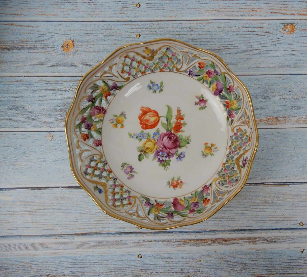 Schumann Chateau Dresden Flowers Reticulated 7-1/2" Bowl