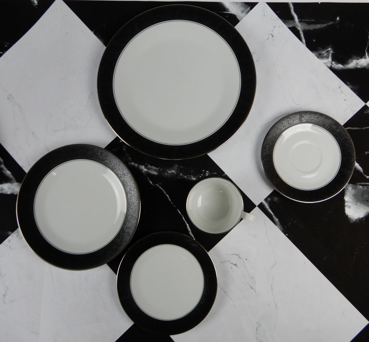 5-Piece One Place Noritake "Mirano" 6878 Made in Japan