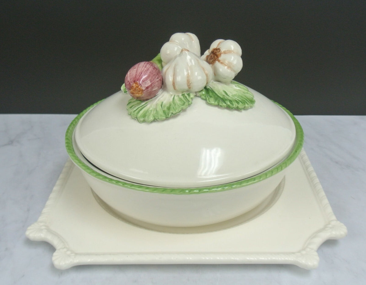 Ceramiche Artistiche L' Artigiani Bassano del Grappa Majolica Lidded Bowl
