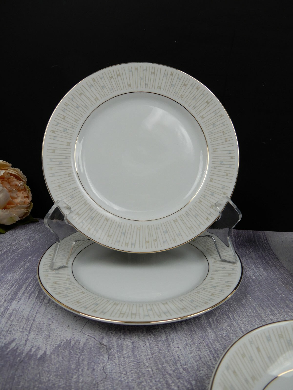 Mikado Malay Gold & Gray 5 Piece Two Salad,Two B/B Plates and One Cereal Bowl