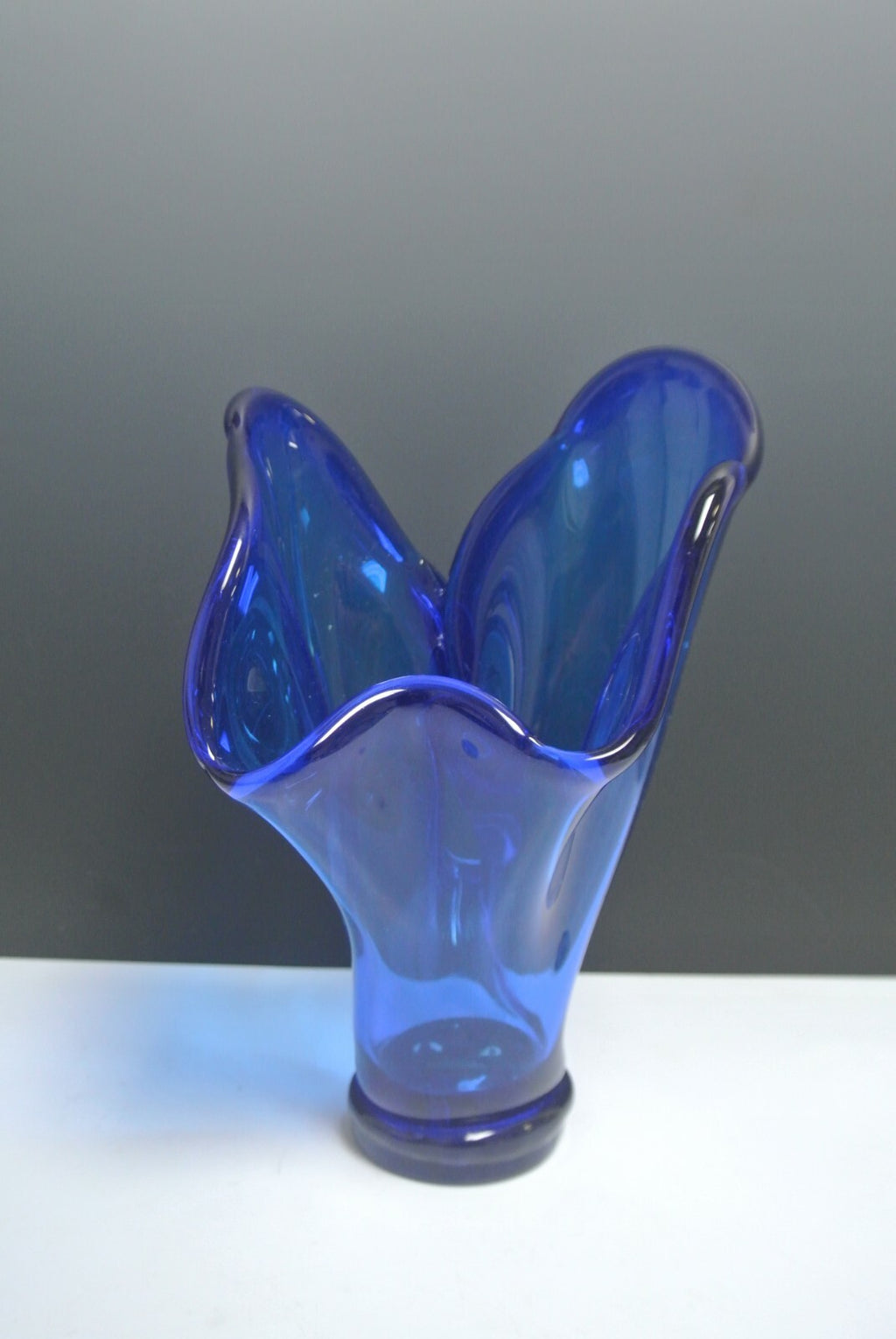 Wonderful Beautiful Vintage Cobalt Blue Glass Handkerchief Vase