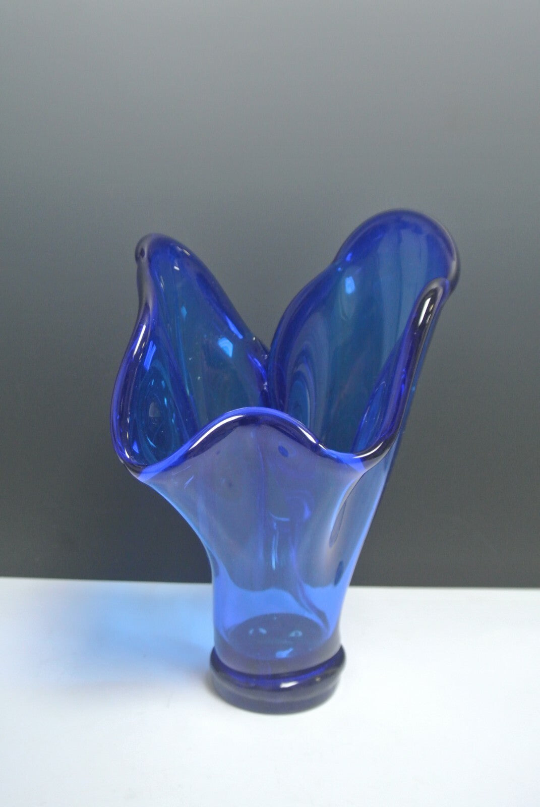 Wonderful Beautiful Vintage Cobalt Blue Glass Handkerchief Vase