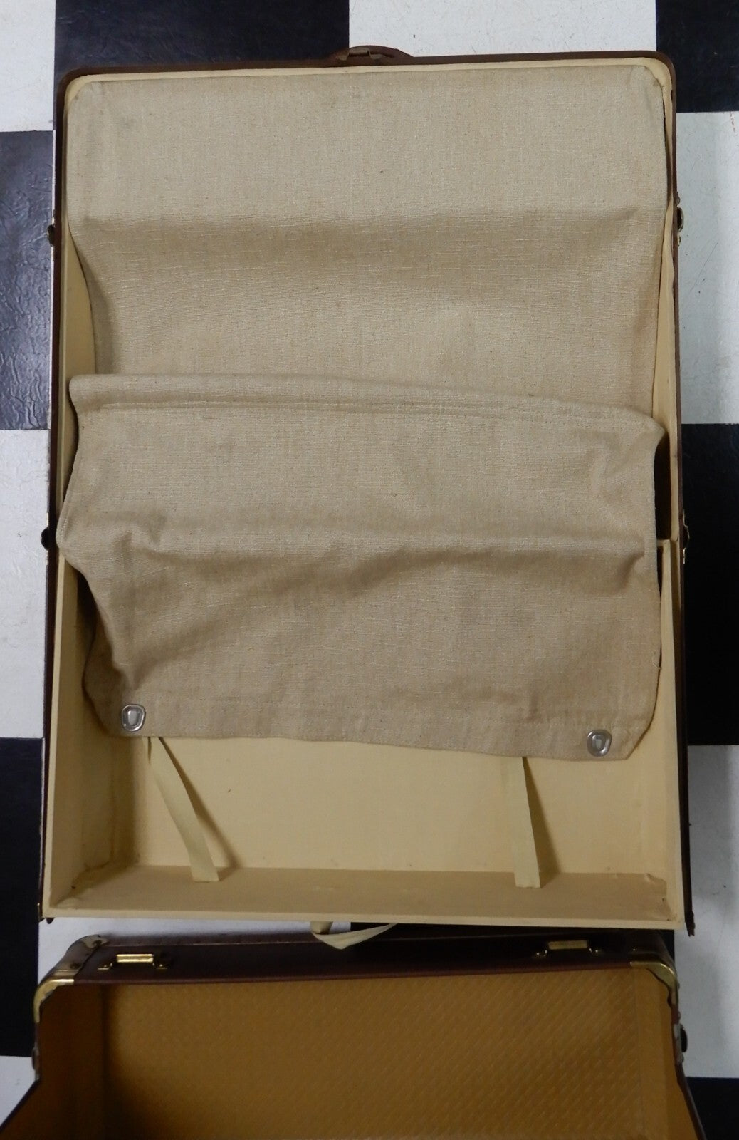 Hartmann Tourobe Gibraltarized Travel Wardrobe Hardside Trunk Suitcase 33-1/2"