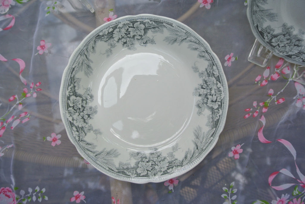 Imperial Pottery Harvest Grapes and Wheat 5-Piece Place Setting for 5
