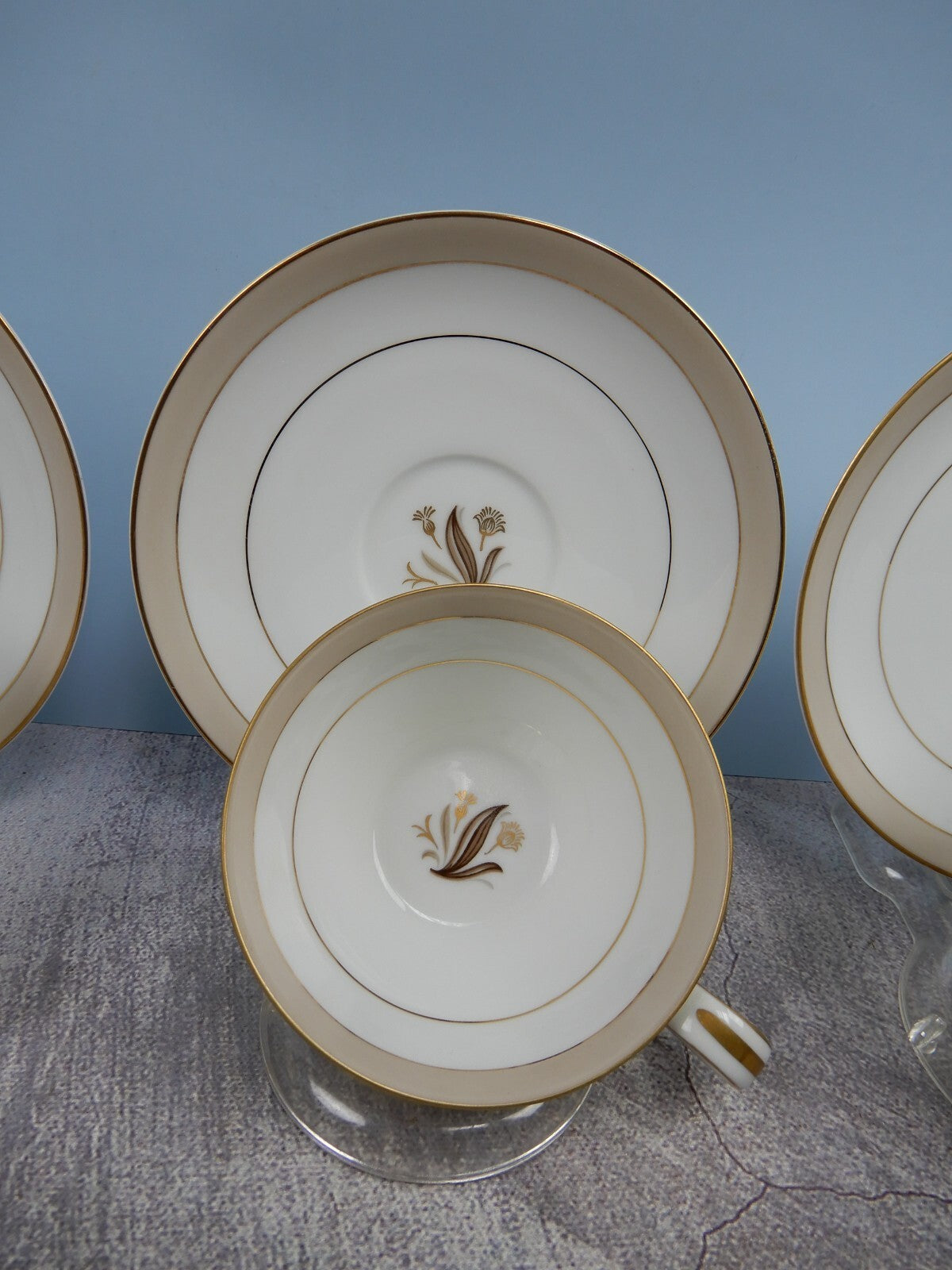 Set of 4 NORITAKE China AVON 5531 Pattern Tea/Coffee Cups and Saucers