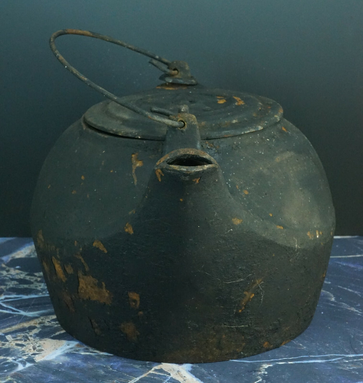 VintageRustic Cast Iron Lidded Handled Tea Kettle Home Decor