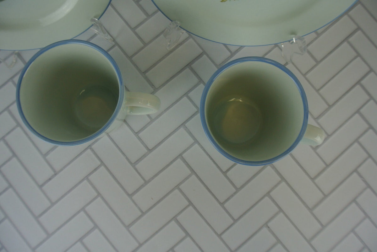 Set of 2 Sea Shell Dinnerware Two Plates, Two Mugs Made in Italy "B"
