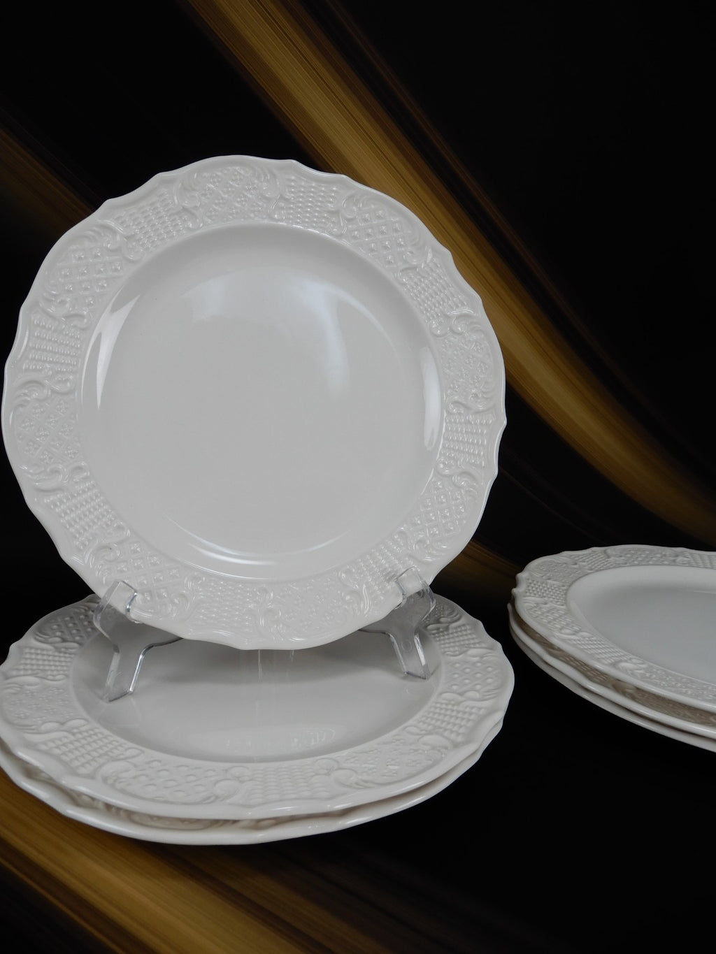 Six Canonsburg Pottery American Traditional Embossed 10-1/8" Dinner Plates