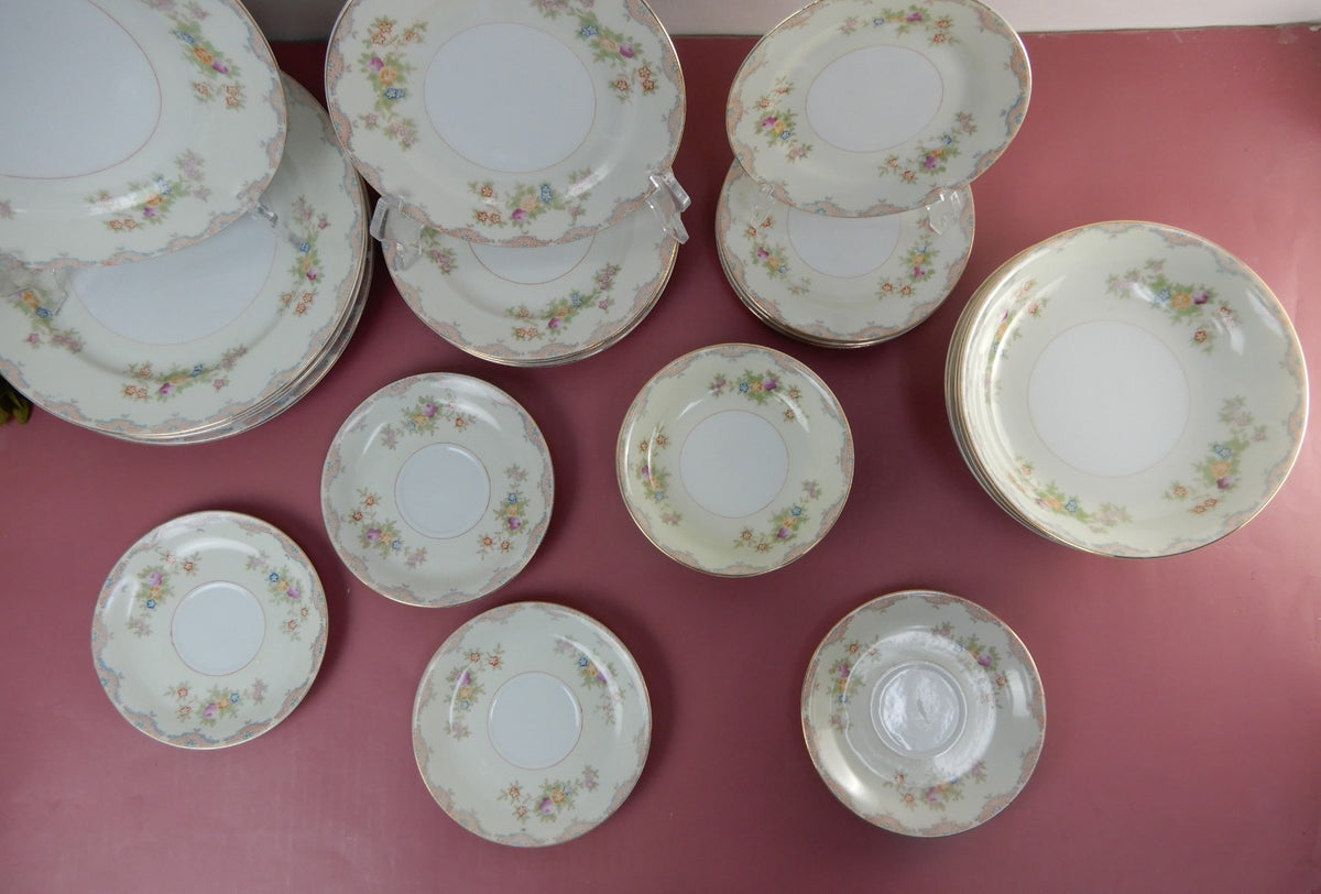 28 Pc 7-Piece 4 Place Setting "Mayfair China" Made in Japan