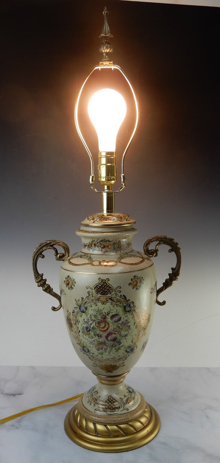 Beautiful Throphy Shape Ceramic Table Lamp With 3-Way Lamp 31" High