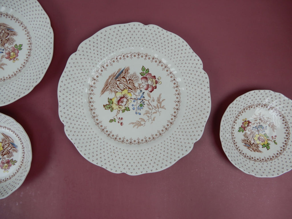 Vintage Royal Doulton England Grantham Dinner,Luncheon,Saucer Plates,Fruit Bowl