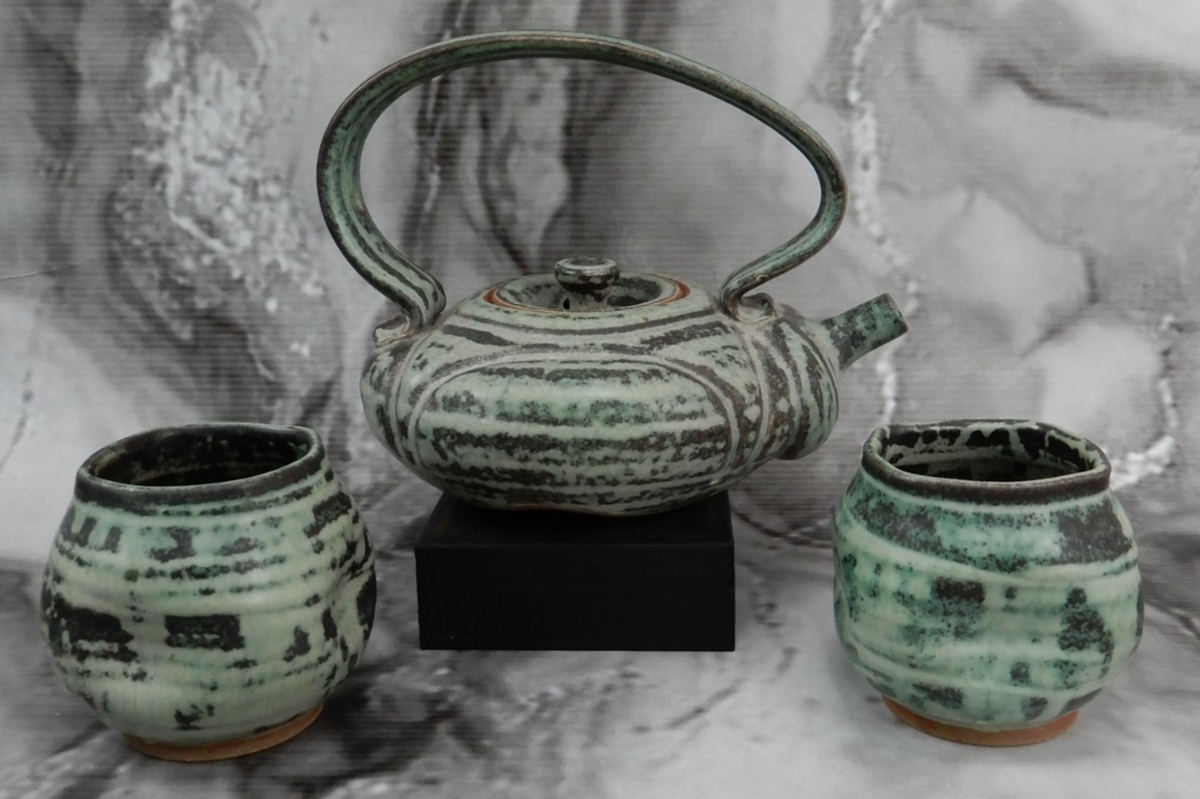 “David Vogel” Studio Pottery Hand Thrown Tea Pot W/ Two Cups Artist Signed