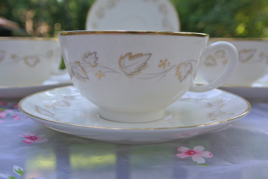 Set of 4 Noritake Ivory China Cups and Saucers "Gold Ivy" Pattern #7531