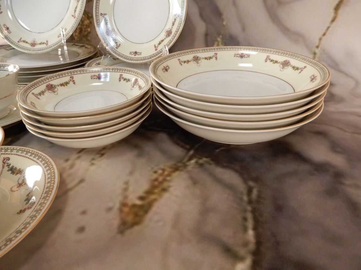 Set of 35 Pc. H&C Selb Bavaria Germany Heinrich Vintage"SENTA" 5 Place Setting