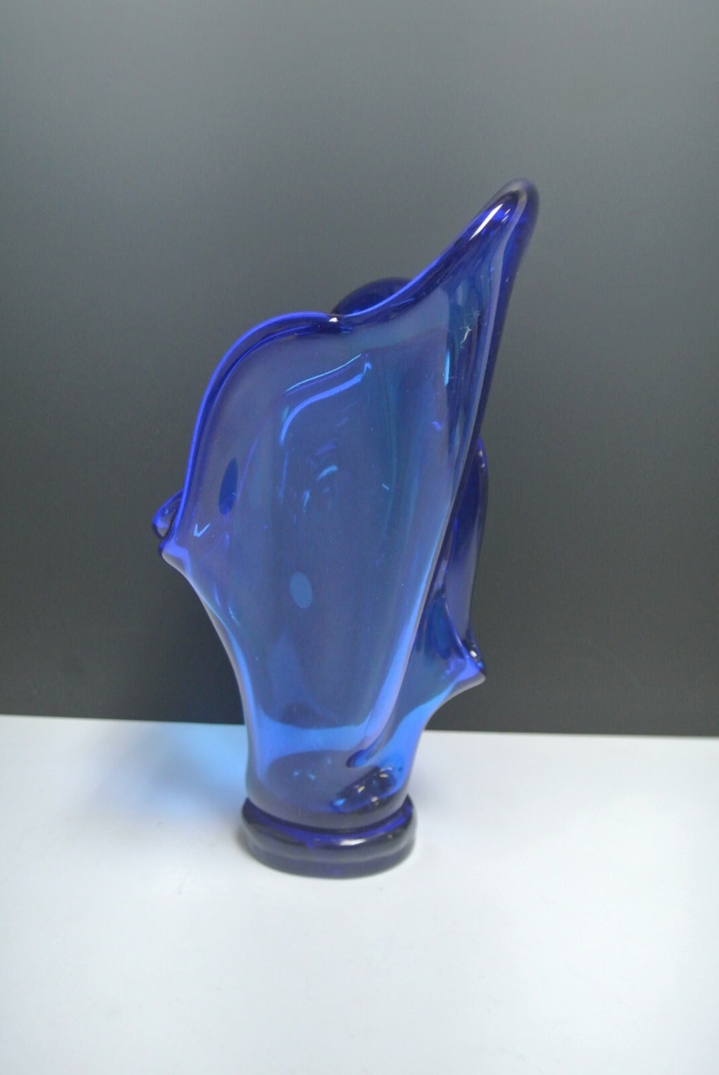Wonderful Beautiful Vintage Cobalt Blue Glass Handkerchief Vase