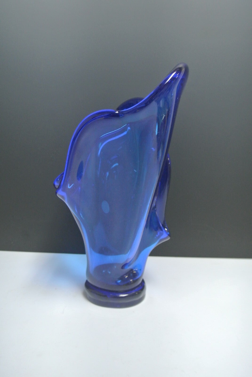 Wonderful Beautiful Vintage Cobalt Blue Glass Handkerchief Vase